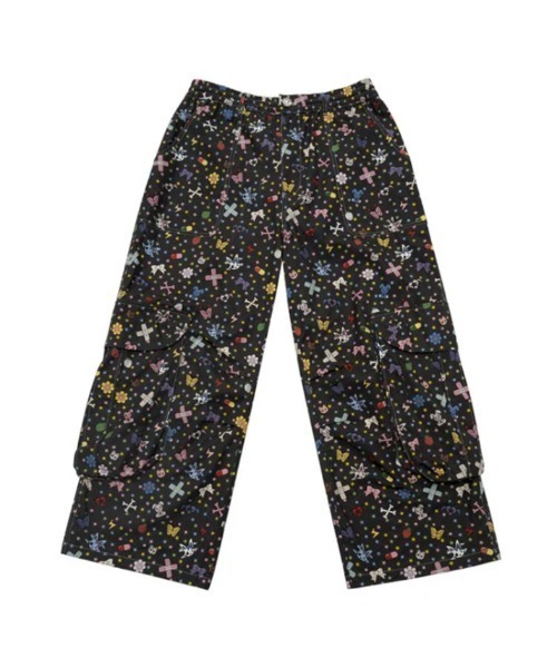 L.H.P(エルエイチピー)の「CFIERCE/フィアス/Small stickers Printed wide-leg pants(その他パンツ・レディース・ブラック/ホワイト・M/S)」の1枚目の写真
