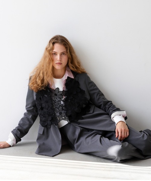 emmi（エミ）の「【セットアップ対応】ダブルブレストテーラードジャケット（テーラードジャケット・レディース・オリーブ/グレー・0/1）」の2枚目の写真