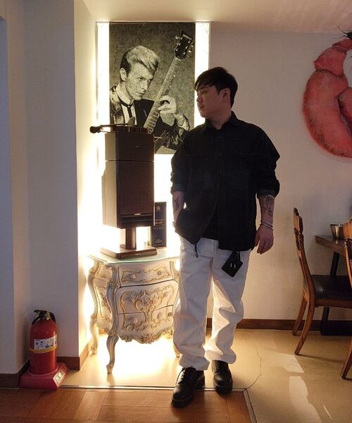 AVANDRESS(アバンドレス )の「Buko Pocket Denim Shirt BLACK(シャツ/ブラウス・レディース・ブラック・LARGE/MEDIUM/SMALL)」の2枚目の写真