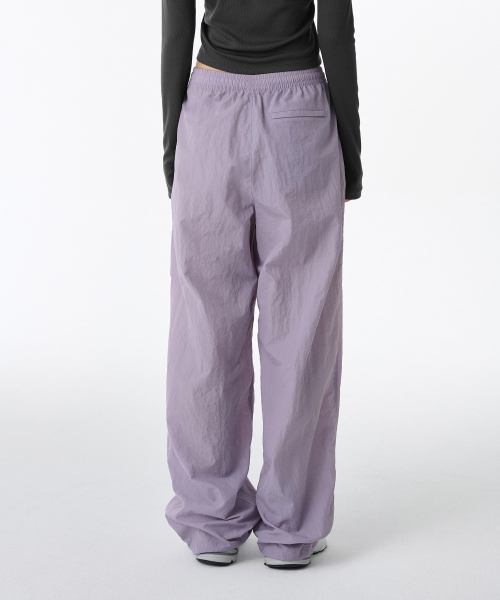 MUSINSA STANDARD WOMAN（ムシンサスタンダードウーマン）の「ウィメンズナイロンワイドストリングパンツ[ラベンダー]（その他パンツ・レディース・その他・30/24/26/28）」の2枚目の写真