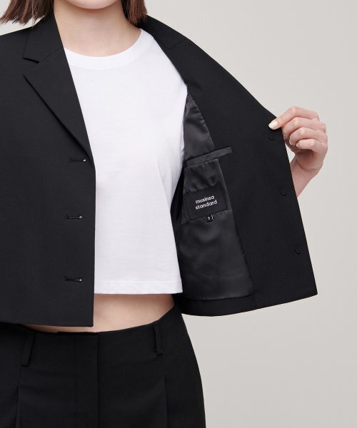 MUSINSA STANDARD WOMAN（ムシンサスタンダードウーマン）の「女性用軽量クロップド半袖ブレザー[ブラック]（テーラードジャケット・レディース・その他・SMALL/MEDIUM/LARGE/X-SMALL）」の9枚目の写真