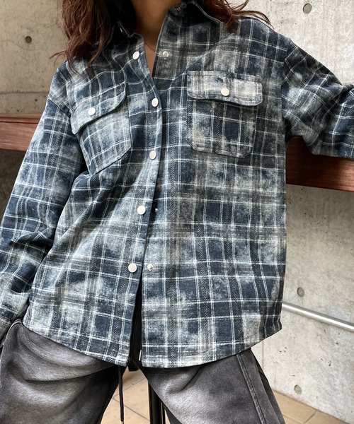 ROGER AND RAW（ロジャーアンドロウ）の「ムラ染め風チェックシャツジャケット（シャツ/ブラウス・レディース・ネイビー/ブラウン・FREE）」の11枚目の写真