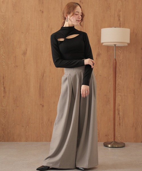 Lace Ladies(レースレディース)の「オフネック ツイスト オープンカット 長袖 裏起毛 トップス(Tシャツ/カットソー・レディース・ブラック/アイボリー/グレー/ブラウン・FREE)」の5枚目の写真