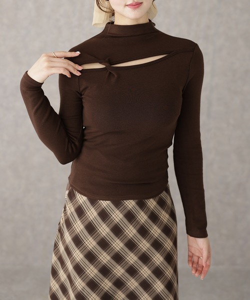 Lace Ladies(レースレディース)の「オフネック ツイスト オープンカット 長袖 裏起毛 トップス(Tシャツ/カットソー・レディース・ブラック/アイボリー/グレー/ブラウン・FREE)」の7枚目の写真