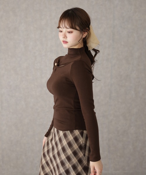 Lace Ladies(レースレディース)の「オフネック ツイスト オープンカット 長袖 裏起毛 トップス(Tシャツ/カットソー・レディース・ブラック/アイボリー/グレー/ブラウン・FREE)」の10枚目の写真
