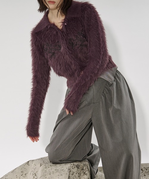 Ezick（エジック）の「shaggy polo cardigan フラワー刺繍シャギーポロカーディガン（カーディガン/ボレロ・レディース・パープル/グレー・FREE）」の3枚目の写真