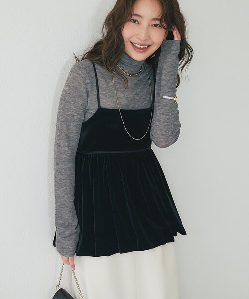 La boutique BonBon（ラブティックボンボン）の「【クラスアップコーデのポイントに】ベロアキャミブラウス（キャミソール・レディース・ブラウン/チャコールグレー/ブラック・FREE）」の2枚目の写真