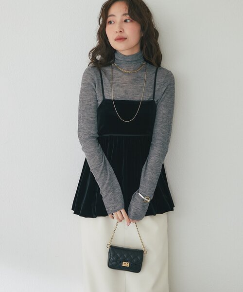La boutique BonBon（ラブティックボンボン）の「【クラスアップコーデのポイントに】ベロアキャミブラウス（キャミソール・レディース・ブラウン/チャコールグレー/ブラック・FREE）」の4枚目の写真