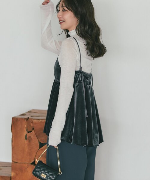 La boutique BonBon（ラブティックボンボン）の「【クラスアップコーデのポイントに】ベロアキャミブラウス（キャミソール・レディース・ブラウン/チャコールグレー/ブラック・FREE）」の20枚目の写真