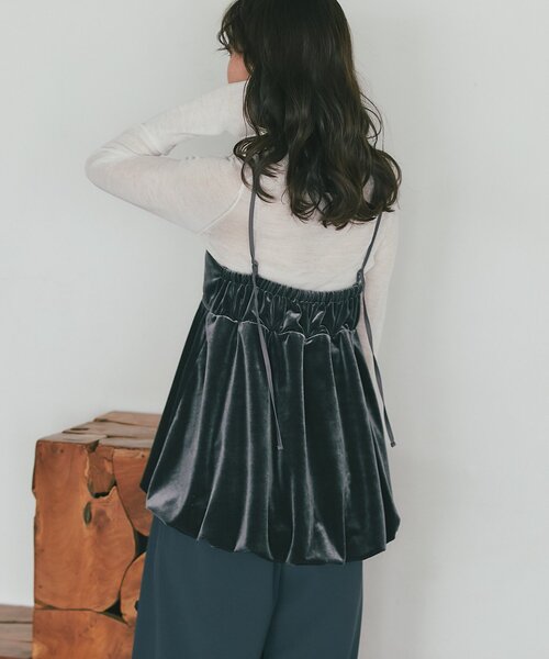 La boutique BonBon（ラブティックボンボン）の「【クラスアップコーデのポイントに】ベロアキャミブラウス（キャミソール・レディース・ブラウン/チャコールグレー/ブラック・FREE）」の21枚目の写真