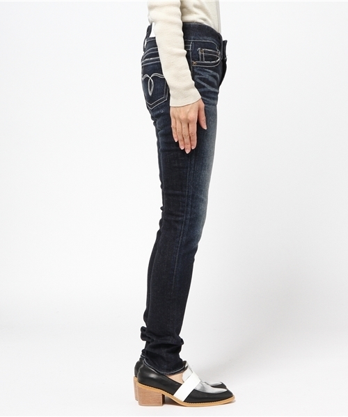 MOUSSY(マウジー)の「Orignal Skinny(デニムパンツ・レディース・ダークブルー/ブルー・26inch/25inch/23inch/24inch/27inch)」の8枚目の写真