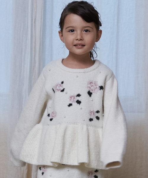 petit main（プティマイン）の「【フワもちっと/リンク】お花パールニット＜セットアップ対応＞（ニット/セーター・キッズ・トップグレー/アイボリー・L(120-130cm)/M(100-110cm)/S(80-90cm)）」の2枚目の写真