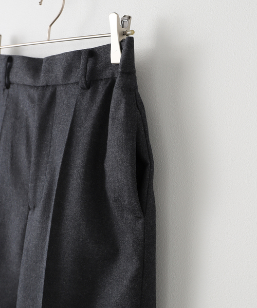 plage(プラージュ)の「Elegant Saxony パンツ(スラックス・レディース・カーキ/チャコールグレー・34/36/38)」の8枚目の写真