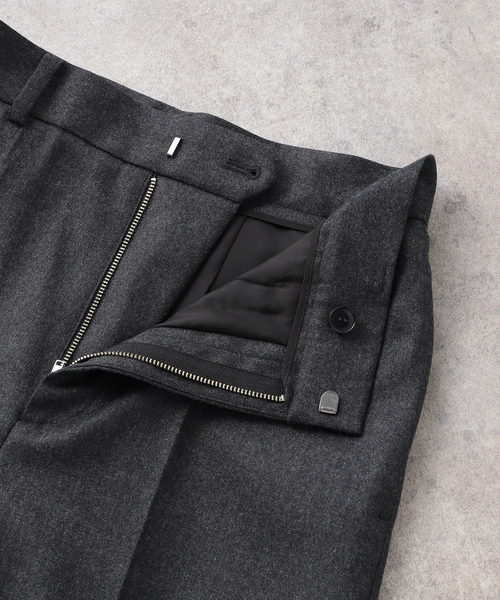 plage(プラージュ)の「Elegant Saxony パンツ(スラックス・レディース・カーキ/チャコールグレー・34/36/38)」の7枚目の写真