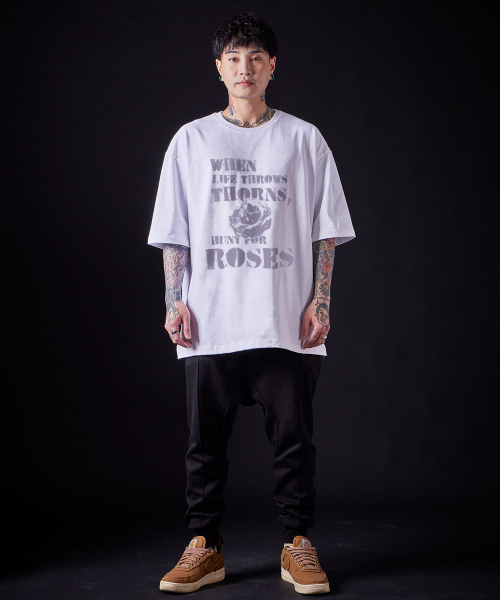 ASTRAL PROJECTION（アストラルプロジェクション）の「[オーバーサイズ]ローズ13番手綿ラウンドネック半袖Tシャツ_ホワイト（Tシャツ/カットソー・メンズ・その他・MEDIUM/X-LARGE/XX-LARGE/LARGE）」の3枚目の写真