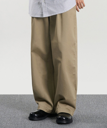 EXCONTAINER（エックスコンテナ）の「クラシックツーピンタックコットンチノパンツ（ベージュ）（その他パンツ）」