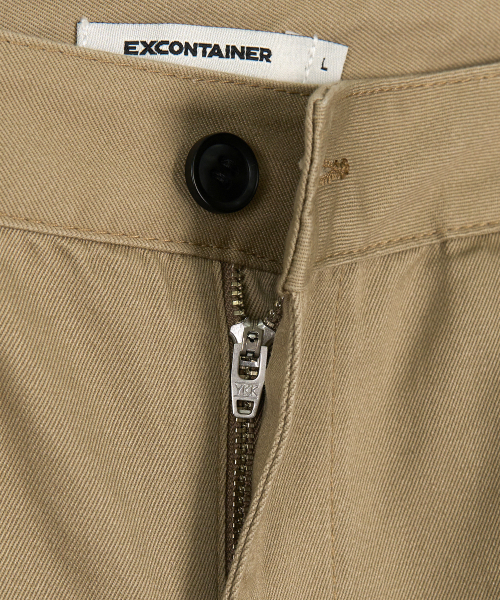 EXCONTAINER(エックスコンテナ)の「クラシックツーピンタックコットンチノパンツ(ベージュ)(その他パンツ・メンズ・その他・MEDIUM/LARGE/X-LARGE/SMALL)」の13枚目の写真