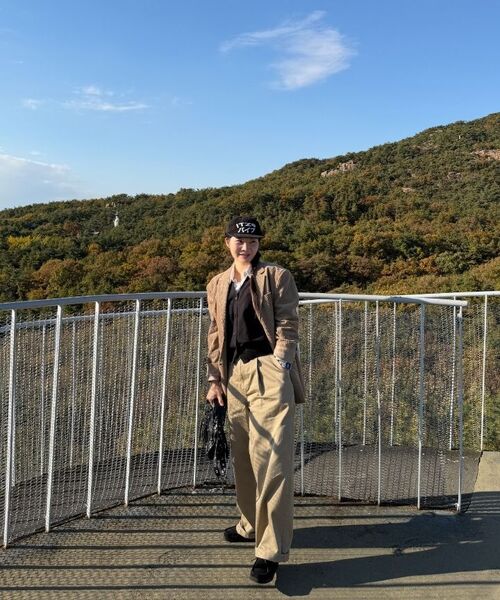 EXCONTAINER(エックスコンテナ)の「クラシックツーピンタックコットンチノパンツ(ベージュ)(その他パンツ・メンズ・その他・MEDIUM/LARGE/X-LARGE/SMALL)」の3枚目の写真