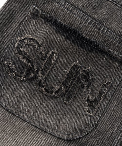 SUNDAY FRUIT MARKET（サンデーフルーツマーケット）の「SUN SYMBOL PATCH DENIM（デニムパンツ・メンズ・その他・MEDIUM/LARGE）」の4枚目の写真
