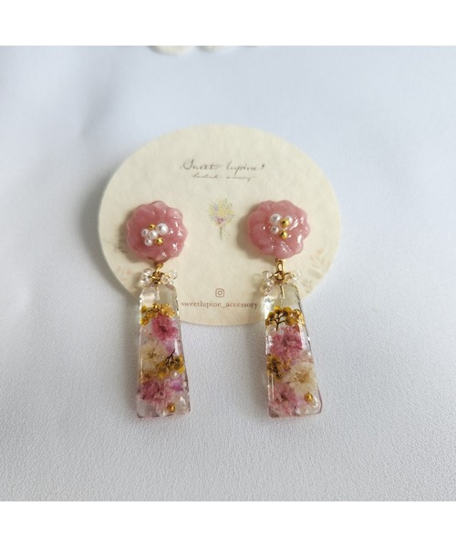 tone(トーン)の「【Sweetlupine】【Sweetlupine】【ピンク】淡い花形 クリアステック フラワー お花いっぱい レジン ♡チタンピアス(MA)(ピアス(両耳用)・レディース・ピンク・FREE)」の4枚目の写真