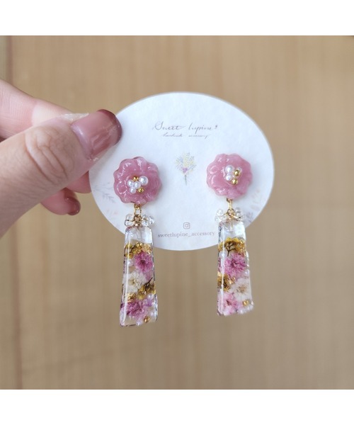 tone(トーン)の「【Sweetlupine】【Sweetlupine】【ピンク】淡い花形 クリアステック フラワー お花いっぱい レジン ♡チタンピアス(MA)(ピアス(両耳用)・レディース・ピンク・FREE)」の7枚目の写真
