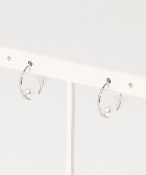 itam(アイタム)の「【itam】アイタム/ ステンレス キャッチレス パール フープ ピアス(ピアス(両耳用)・レディース・ゴールド/シルバー・FREE)」の7枚目の写真