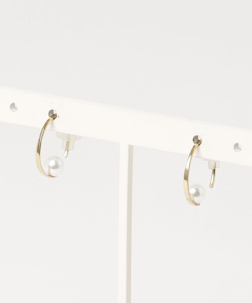 itam(アイタム)の「【itam】アイタム/ ステンレス キャッチレス パール フープ ピアス(ピアス(両耳用)・レディース・ゴールド/シルバー・FREE)」の8枚目の写真