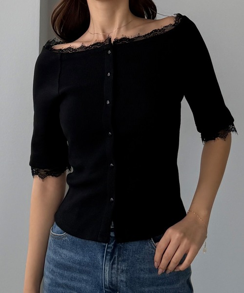 Louere(ルエレ)の「オフショルレーストリムカットソートップス(Tシャツ/カットソー・レディース・ブラック/グレイッシュベージュ/ネイビー・SMALL/MEDIUM/LARGE/X-LARGE)」の8枚目の写真