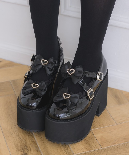 シューズイラスト(厚紙に描いたイラスト➕リボン) Thick bottom damage style character canvas lace-up sneakers