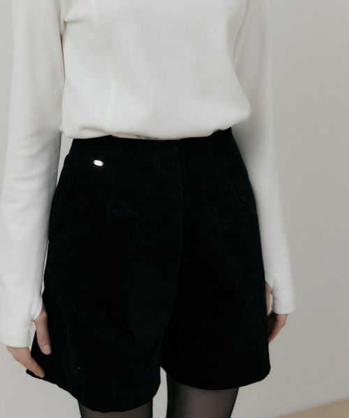 REORG(リオルグ)の「RIE COTTON VELVET SHORTS BLACK(その他パンツ・レディース・その他・SMALL/MEDIUM/LARGE)」の3枚目の写真