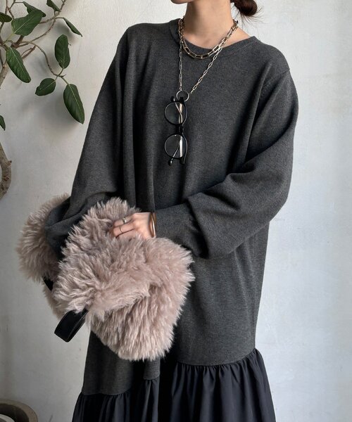 DouDou(ドゥドゥ)の「【WEB限定】異素材切替ニットワンピース(ワンピース・レディース・チャコールグレー/ブラック・FREE)」の2枚目の写真