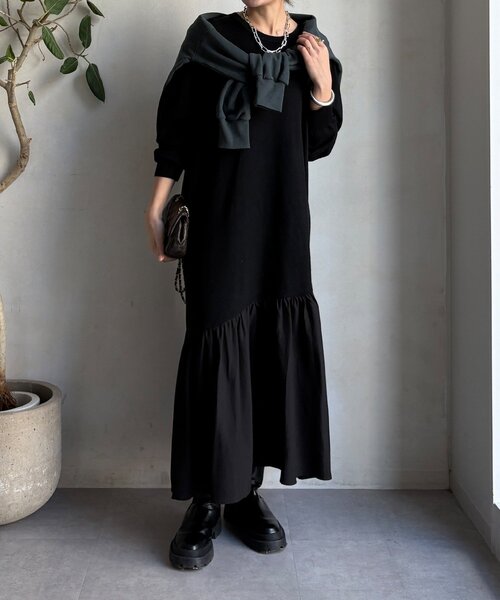 DouDou(ドゥドゥ)の「【WEB限定】異素材切替ニットワンピース(ワンピース・レディース・チャコールグレー/ブラック・FREE)」の4枚目の写真