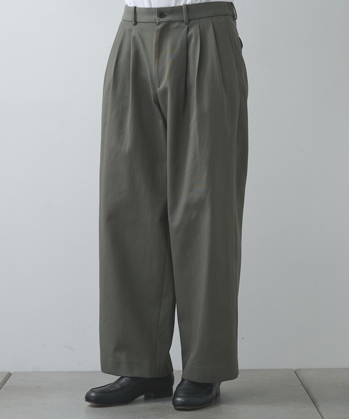 markaware（マーカウェア）の「【markaware/marka】TRIPLE PLEATED WIDE TROUSERS（スラックス・メンズ・グレー/ブラック/ネイビー・2/1）」の3枚目の写真