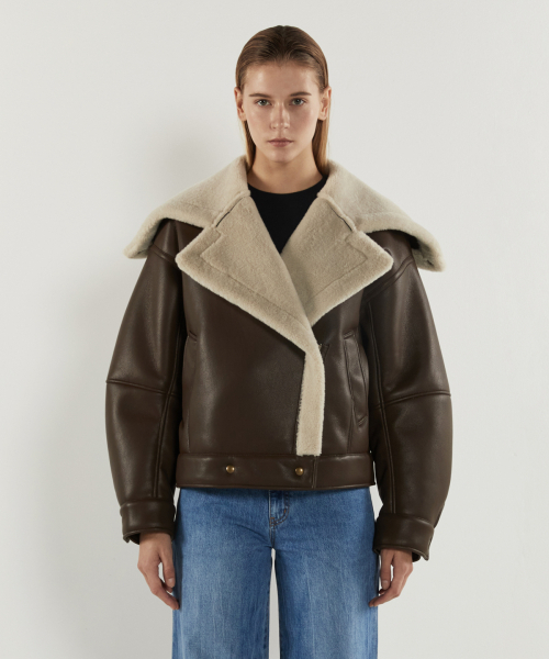 RIDIFI（リディフィ）の「セーラーカラーシアリングムートン (ブラウン)（ムートンコート・レディース・その他・SMALL/MEDIUM）」の2枚目の写真