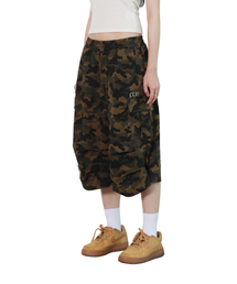 PIECEMAKER（ピースメーカー）の「KNEE PIN-TUCK CARGO SWEAT PANTS (CAMOUFLAGE)（その他パンツ）」