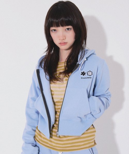 PIECEMAKER(ピースメーカー)の「DAISY CROP ZIP HOODIE (SKY BLUE)(パーカー・レディース・その他・FREE)」の1枚目の写真