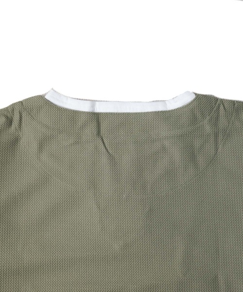 B.I.D.(ビーアイディー)の「《エステルウェッジ レイヤード風キーネックTシャツ》(Tシャツ/カットソー・レディース・ブラック/グリーン/サンドベージュ・LARGE)」の14枚目の写真