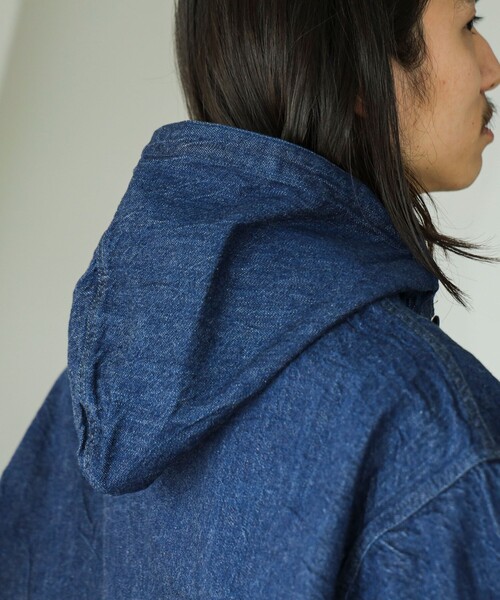 NECESSARY or UNNECESSARY（ネセサリーオアアンネセサリー）の「NECESSARY or UNNECESSARY / DENIM フード ジャケット（デニムジャケット・メンズ・インディゴブルー・MEDIUM/LARGE）」の14枚目の写真