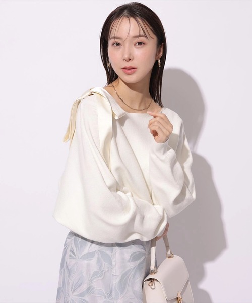 Mystrada(マイストラーダ)の「肩リボンニット(ニット/セーター・レディース・ホワイト系その他/ピンク/グレイッシュベージュ/イエロー/ホワイト・38)」の2枚目の写真