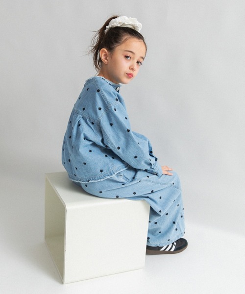 EDWIN（エドウィン）の「【Ou? by EDWIN】お花刺繍デニムパンツ（デニムパンツ・キッズ・サックスブルー/ブルー・100/110/140/120/150/130/90）」の5枚目の写真