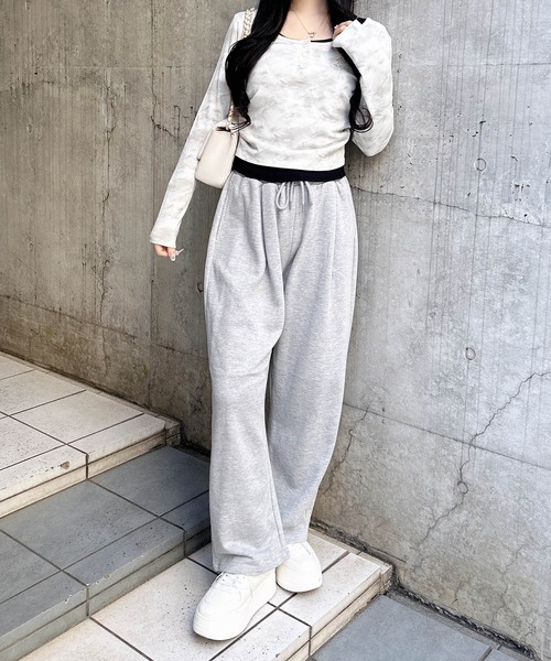 INGNI(イング)の「ムラ染めヘンリーネックレイヤード胸クロス装飾トップス(Tシャツ/カットソー・レディース・オフホワイト/ブラウン/ブラック・M)」の9枚目の写真