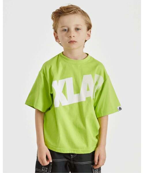 XLARGE KIDS(エクストララージキッズ)の「グラデーションロゴ 半袖Tシャツ(Tシャツ/カットソー・キッズ・ブラック/黄緑系・80cm/130cm/110cm/100cm/90cm/140cm/120cm)」の14枚目の写真