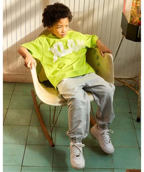 XLARGE KIDS(エクストララージキッズ)の「グラデーションロゴ 半袖Tシャツ(Tシャツ/カットソー・キッズ・ブラック/黄緑系・80cm/130cm/110cm/100cm/90cm/140cm/120cm)」の16枚目の写真