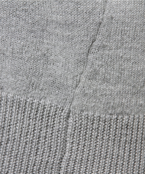 SLOBE IENA（スローブイエナ）の「圧縮Vネックニットプルオーバー◆（ニット/セーター・レディース・ベージュ/ピンク/グレー・FREE）」の14枚目の写真