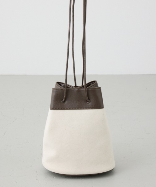 リバーシブルバケツバッグ（ショルダーバッグ）｜AZUL BY MOUSSY