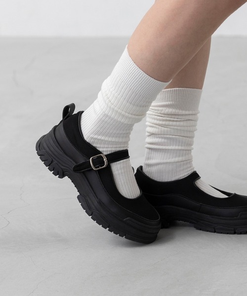 menue(メヌエ)の「メリージェーン ストラップ厚底スニーカー(スニーカー・レディース・グレー/ブラック・39/38/37/36/40)」の5枚目の写真