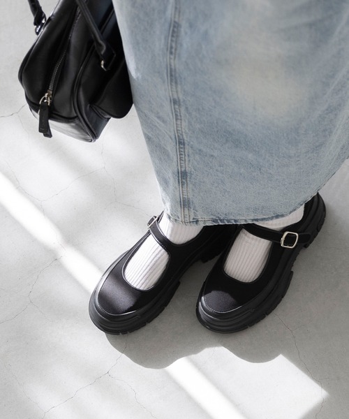 menue(メヌエ)の「メリージェーン ストラップ厚底スニーカー(スニーカー・レディース・グレー/ブラック・39/38/37/36/40)」の8枚目の写真