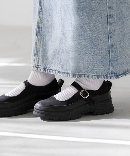 menue(メヌエ)の「メリージェーン ストラップ厚底スニーカー(スニーカー・レディース・グレー/ブラック・39/38/37/36/40)」の9枚目の写真