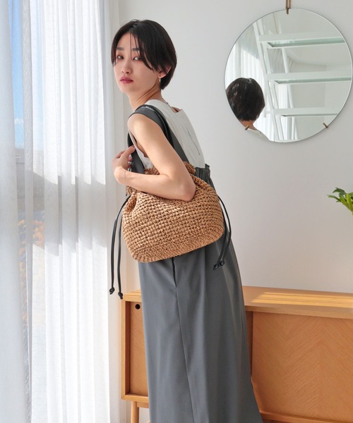 T・S・L（ティーエスエル）の「ペーパー巾着トートバッグ【詳細動画あり】（かごバッグ・レディース・ナチュラル/モカ/ベージュ・FREE）」の13枚目の写真