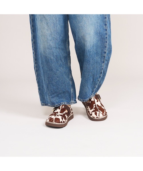 Clarks(クラークス)の「Solsbury Mule. / レディースソルスブリーミュール (カウプリント)(サンダル・レディース・アニマル・UK5.5/UK4.5/UK4/UK3.5/UK3/UK5/UK6)」の14枚目の写真